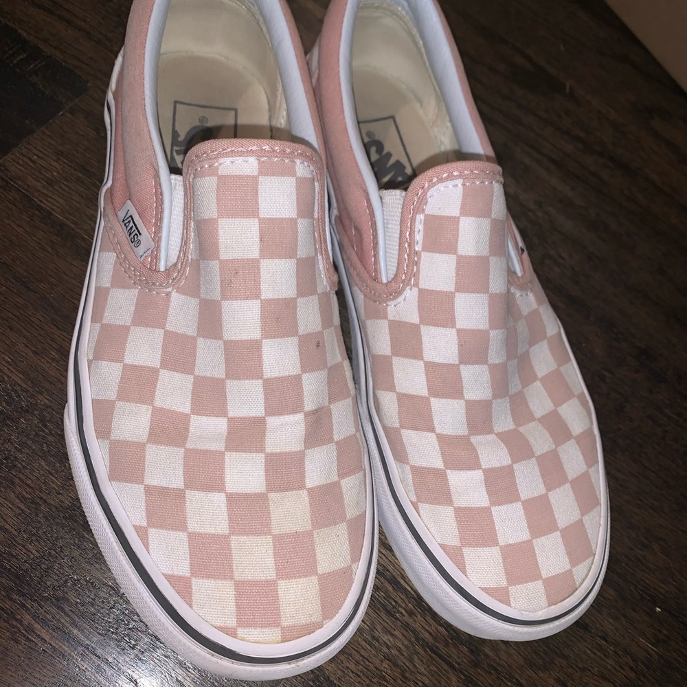 Pink checkered slip on vans size 6womens🤩🤩